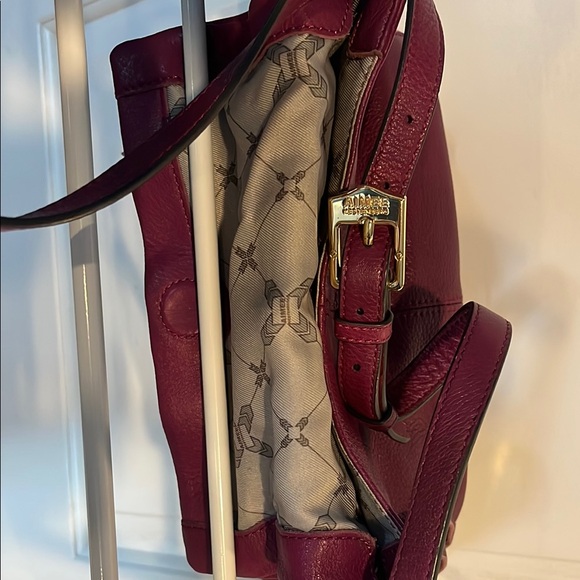 Beautiful Leather Crossbody Bag - Picture 4 of 6